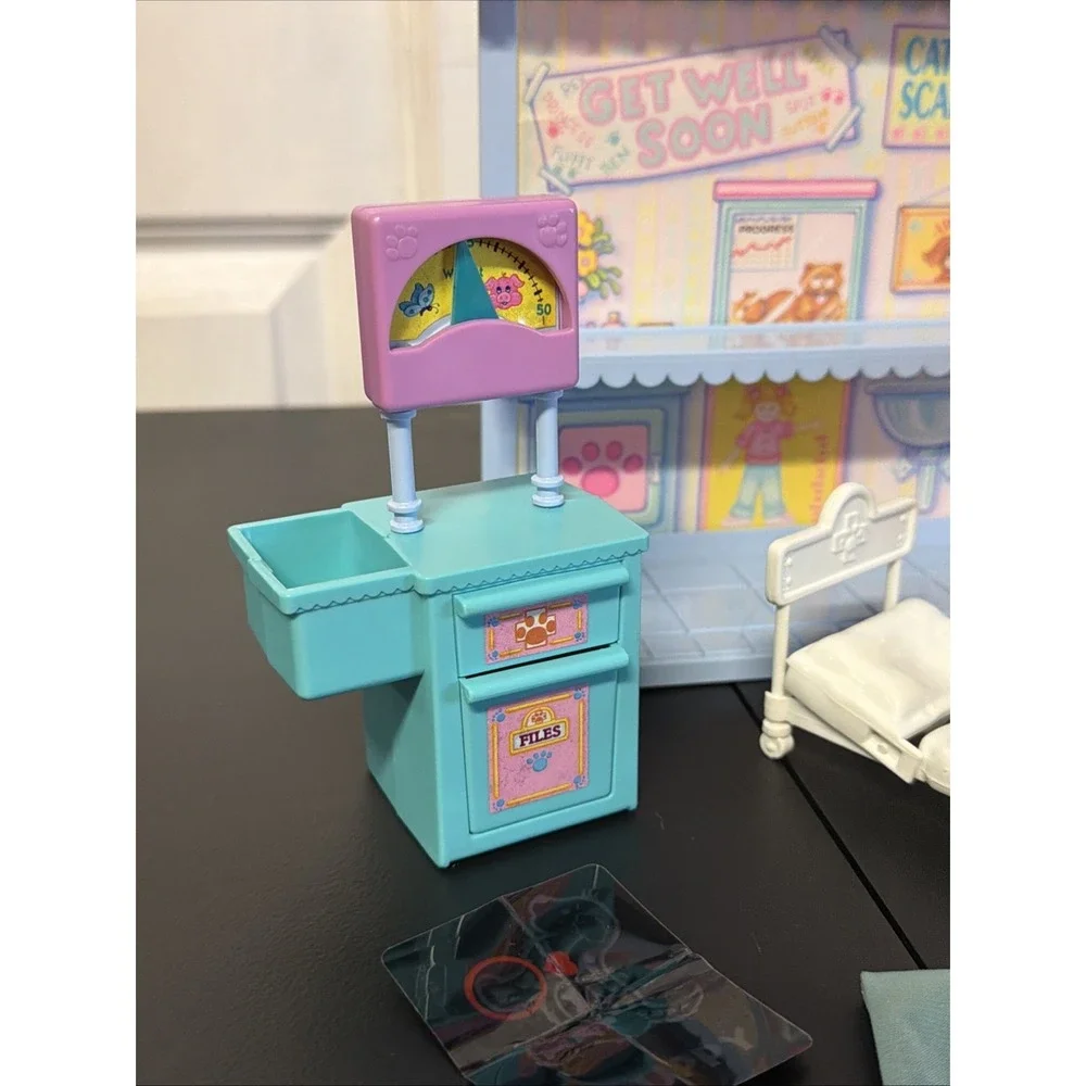 Vintage 1993 Kenner Littlest Pet Shop Care Center Vet Hospital LPS VTG Set Lot